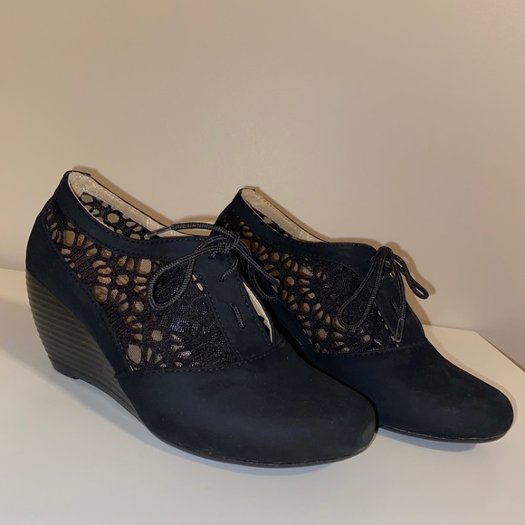 Black mini wedges with mesh - Picture 1 of 5